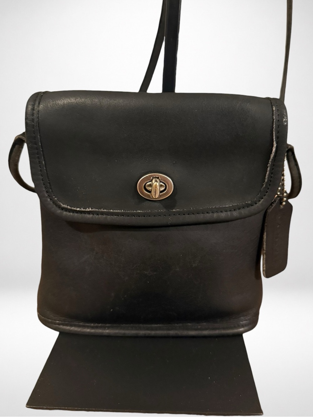 COACH Authentic Vintage Tango Flap 9049 Black Leather Crossbody Turnlock Bag